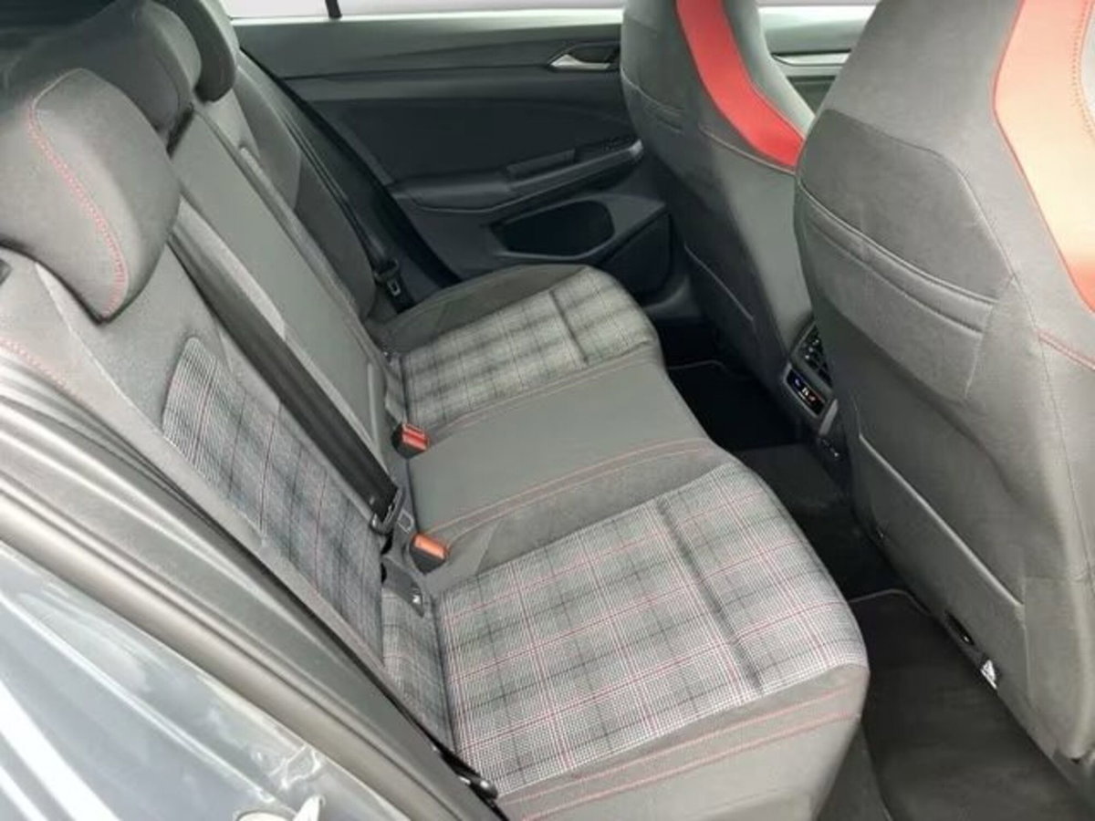 Volkswagen Golf 2.0 TSI GTI DSG (11)