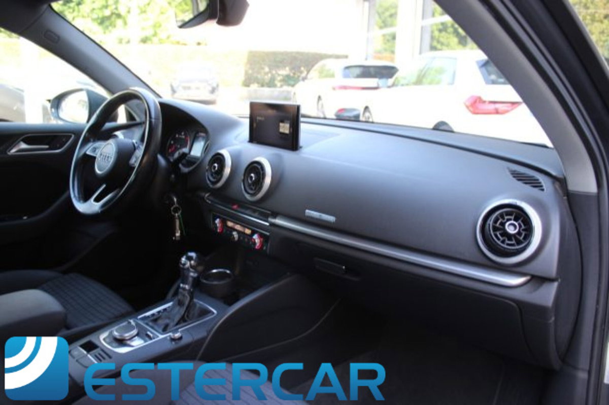 Audi A3 Sportback 1.6 TDI S tronic Design (10)