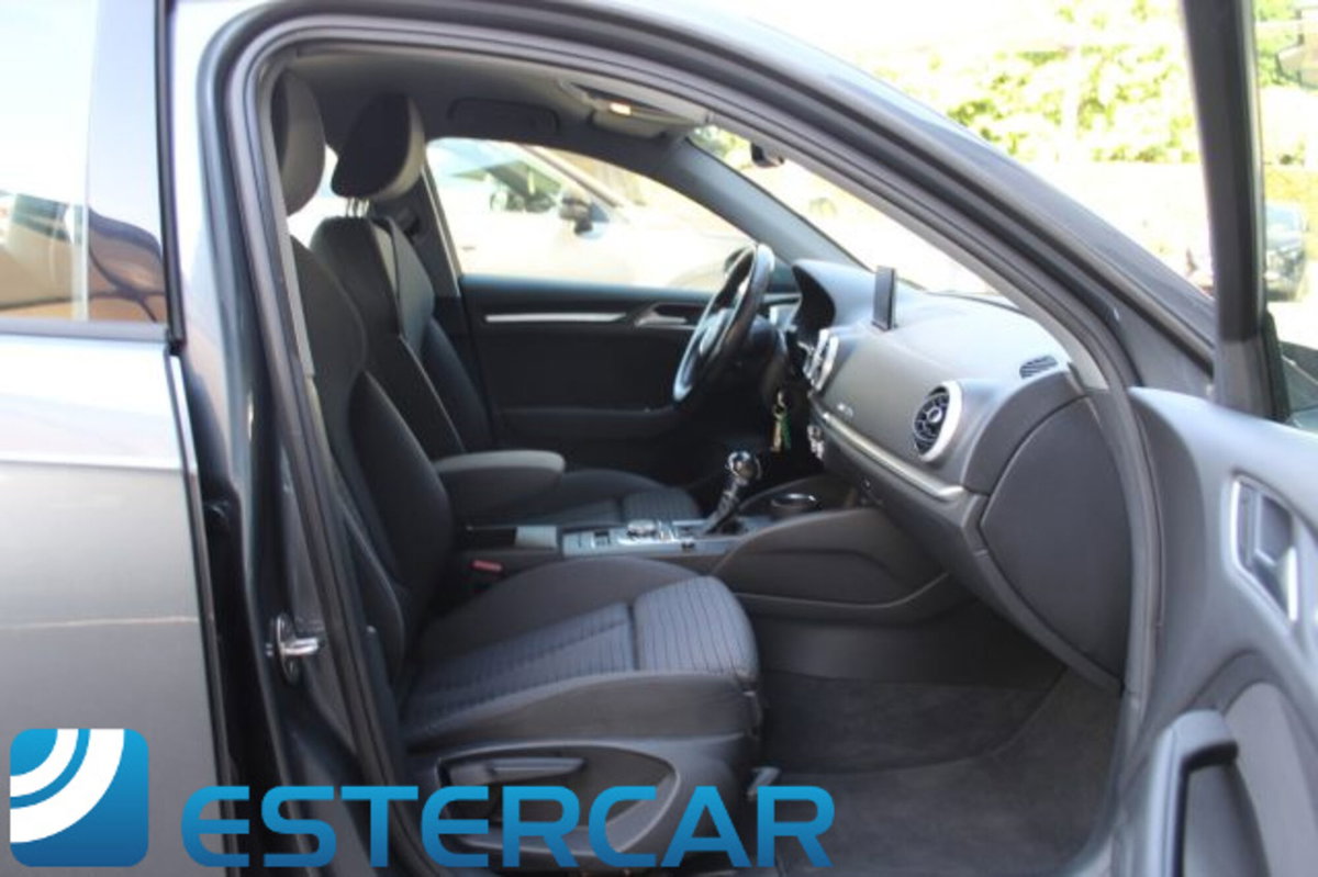 Audi A3 Sportback 1.6 TDI S tronic Design (12)