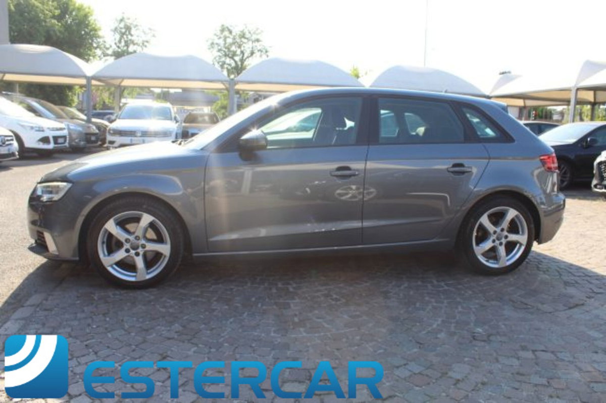 Audi A3 Sportback 1.6 TDI S tronic Design (13)