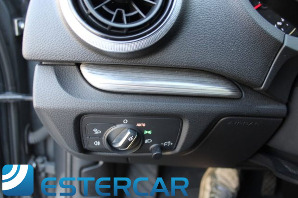 Audi A3 Sportback 1.6 TDI S tronic Design (18)