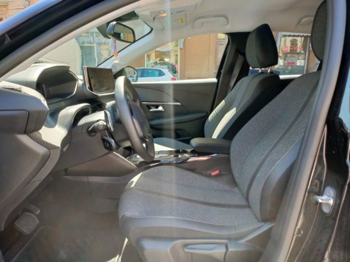 Peugeot 208 50 kWh Allure (14)