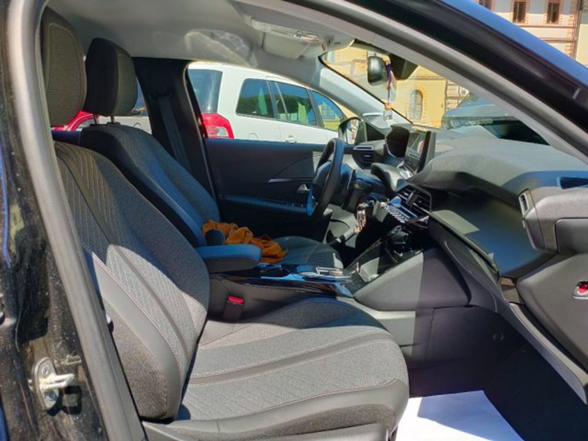 Peugeot 208 50 kWh Allure (17)
