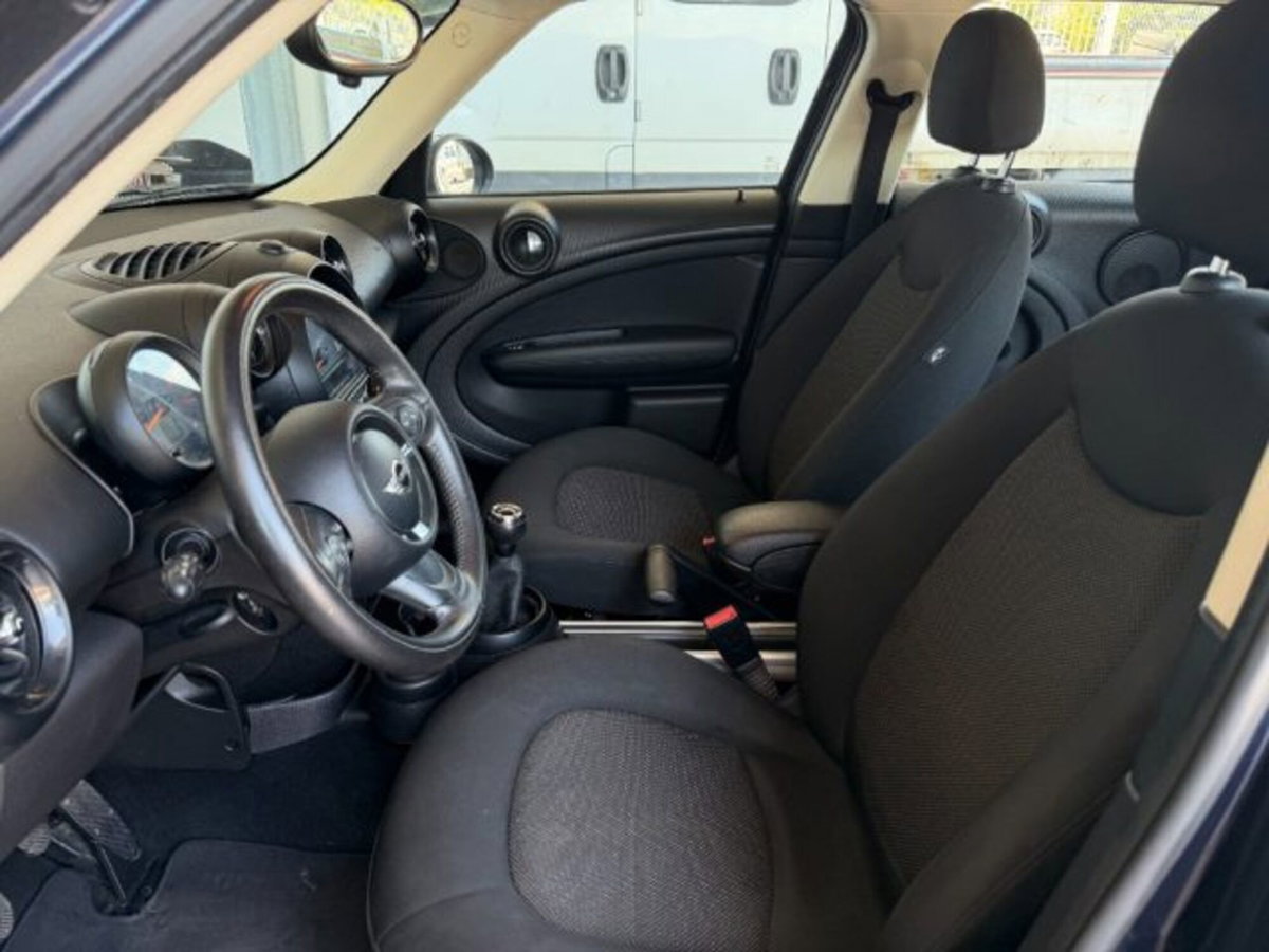 MINI Mini Countryman 1.6 Cooper D Countryman (14)