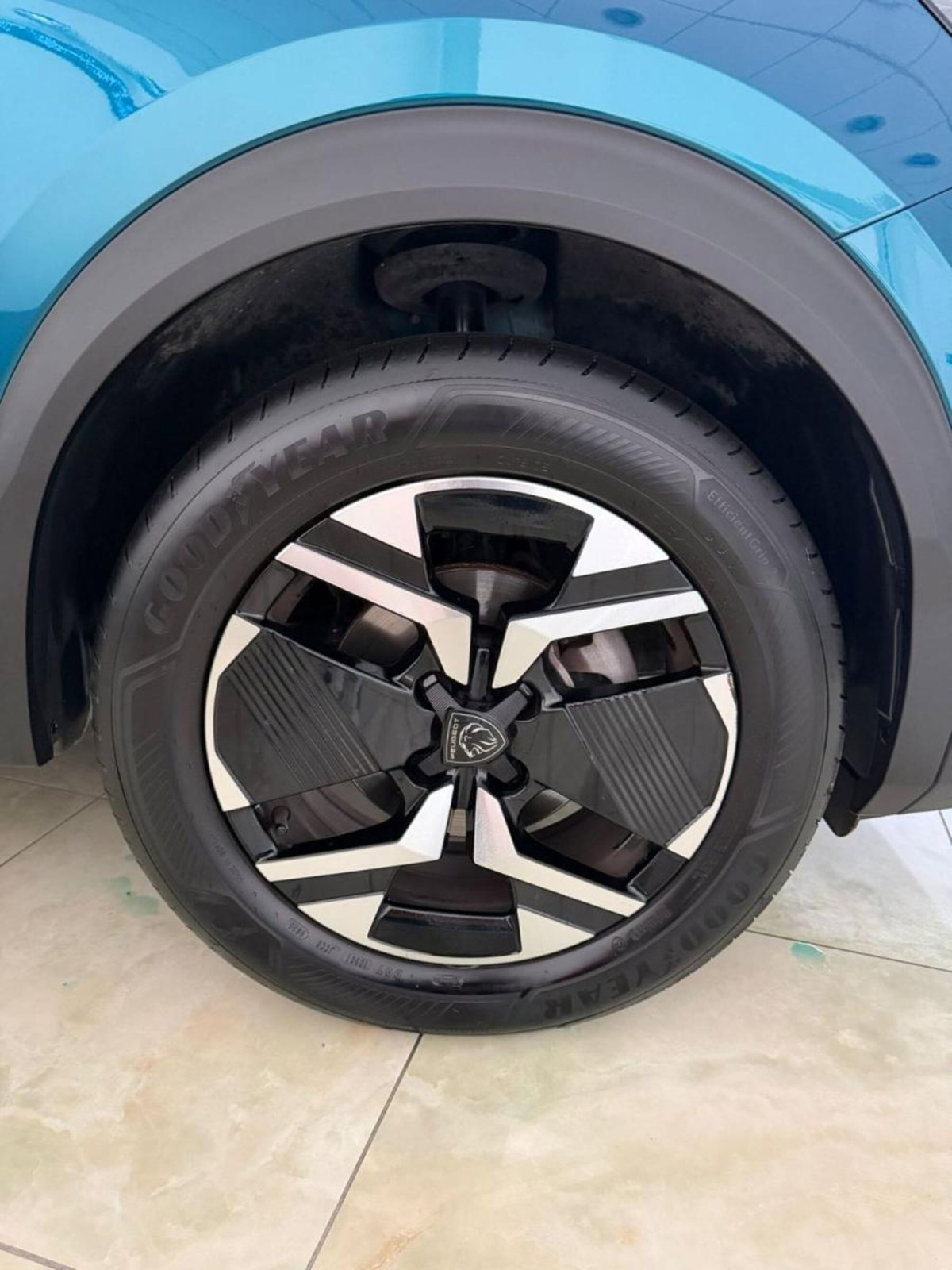 Peugeot 2008 PureTech 130 S&S EAT8 Allure Pack (6)