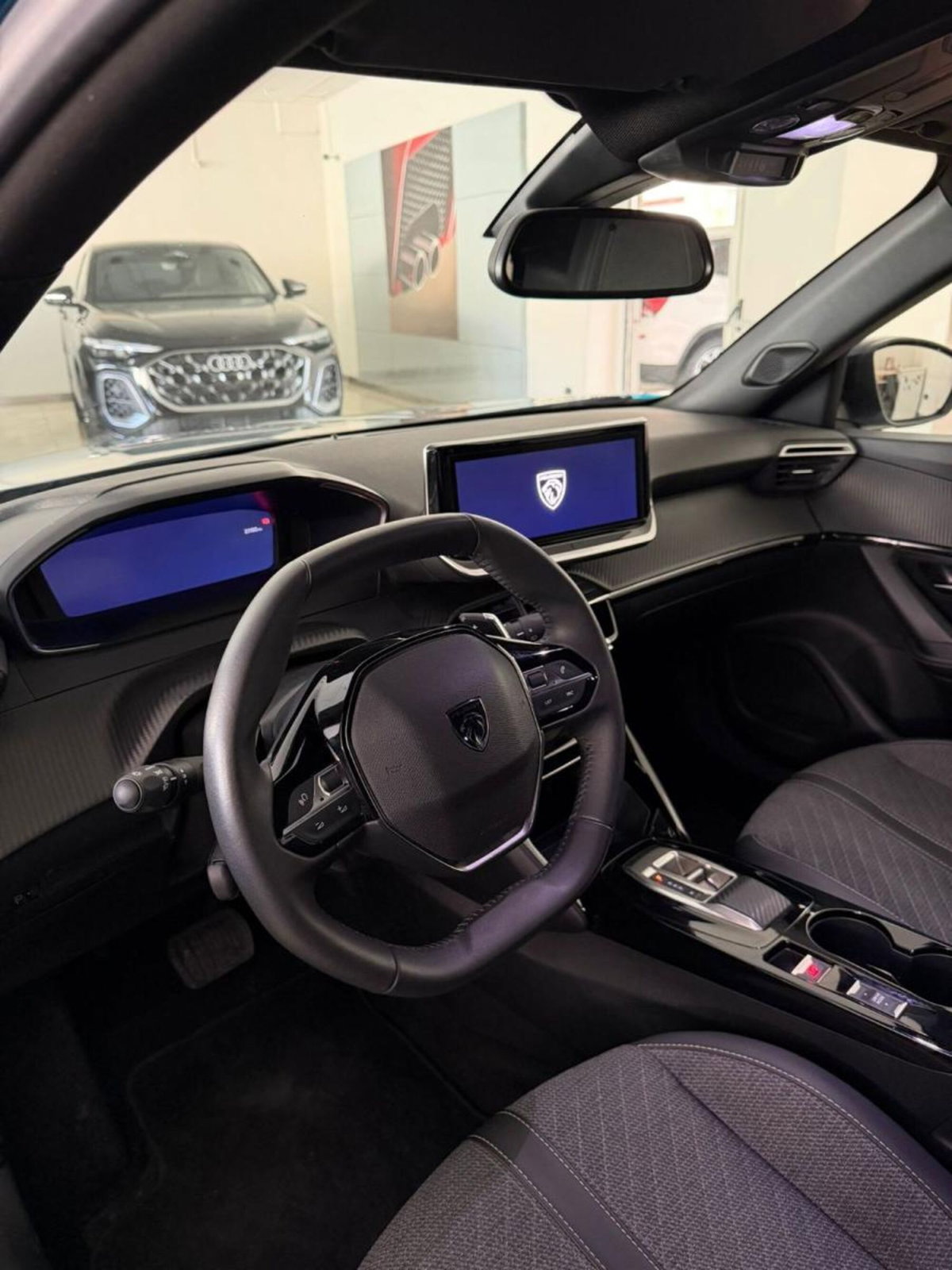 Peugeot 2008 PureTech 130 S&S EAT8 Allure Pack (9)
