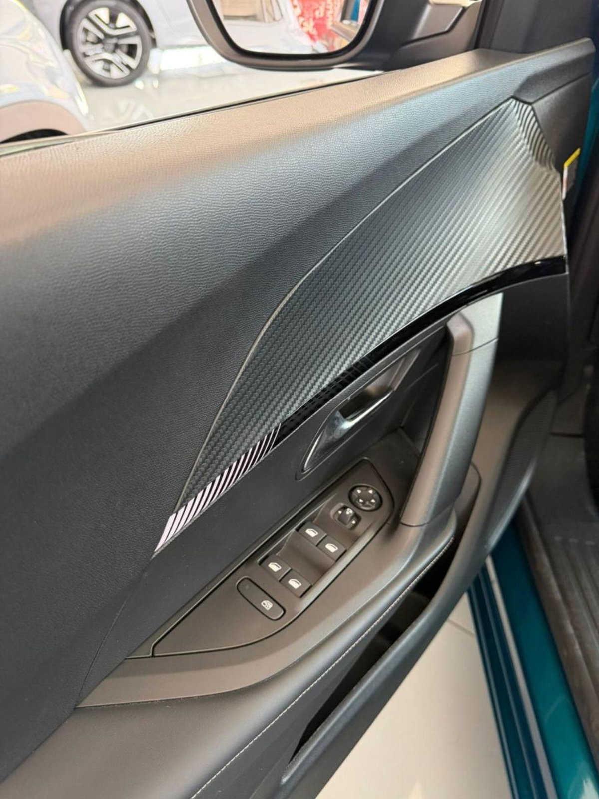 Peugeot 2008 PureTech 100 S&S Allure (10)