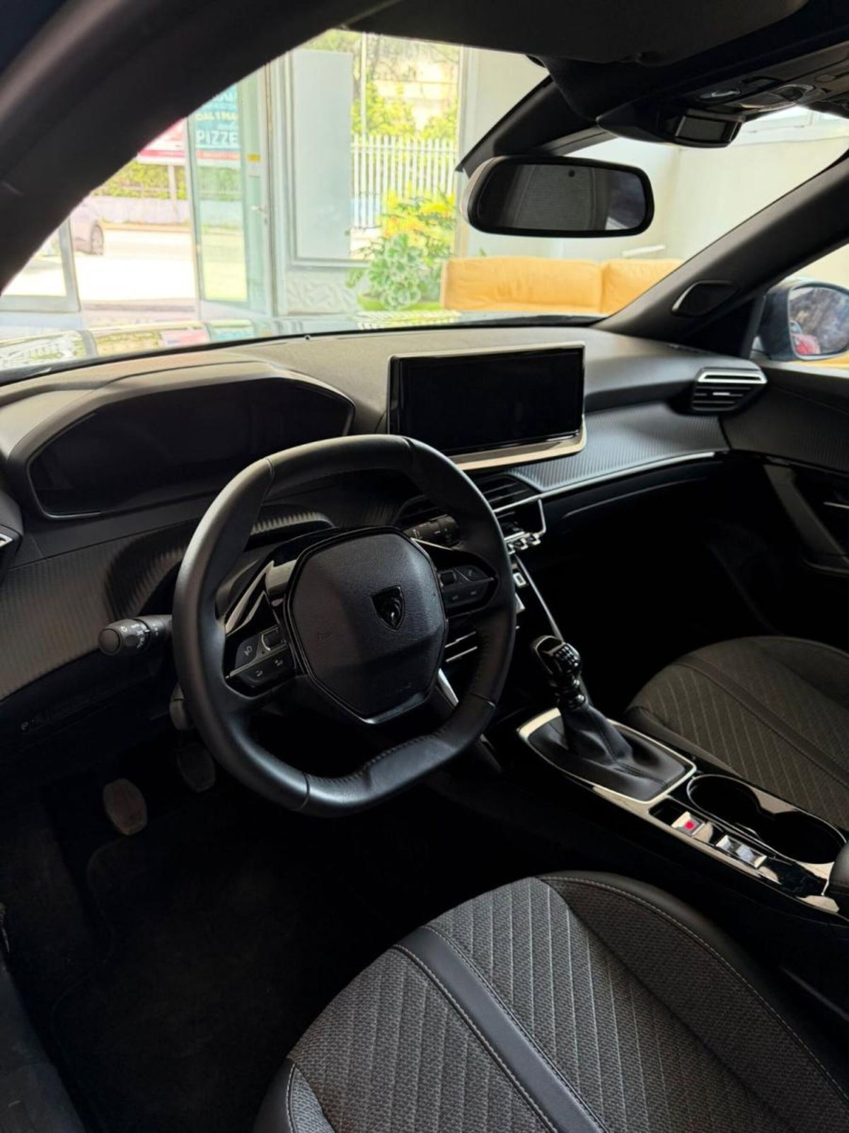 Peugeot 2008 PureTech 100 S&S Allure (11)