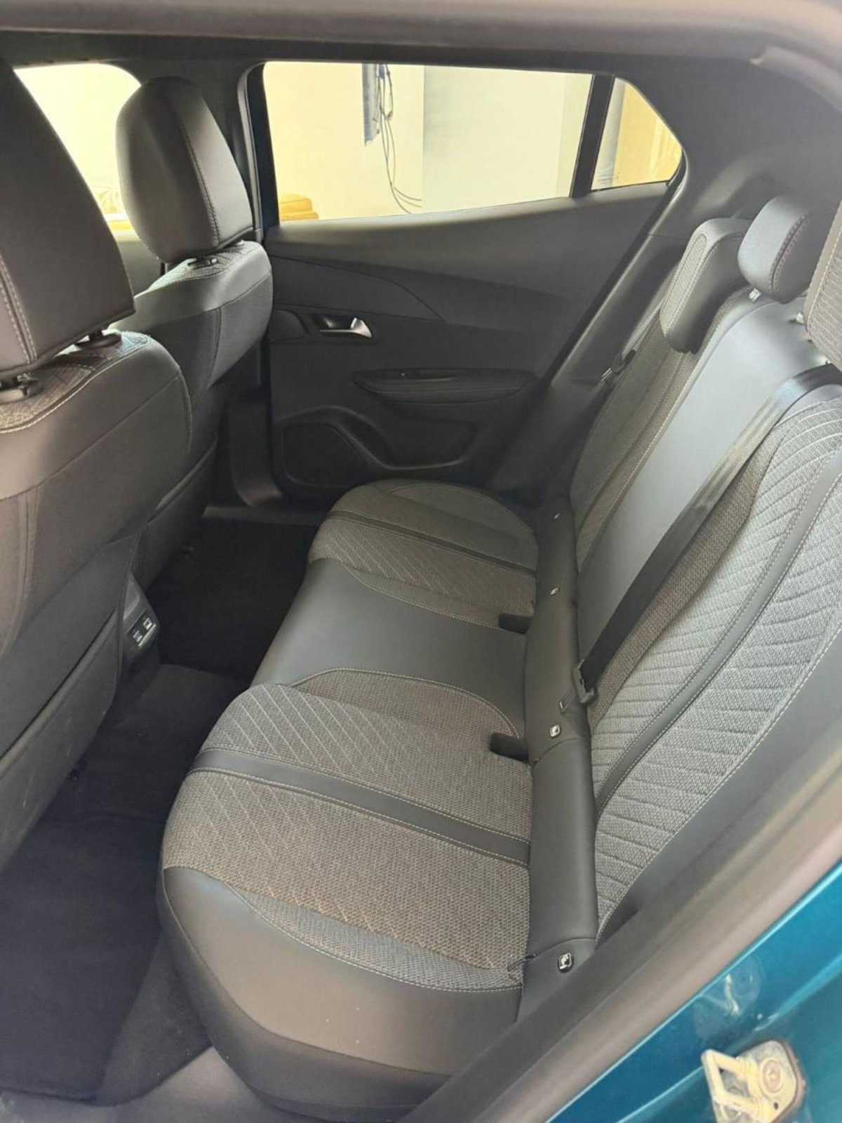 Peugeot 2008 PureTech 100 S&S Allure (12)
