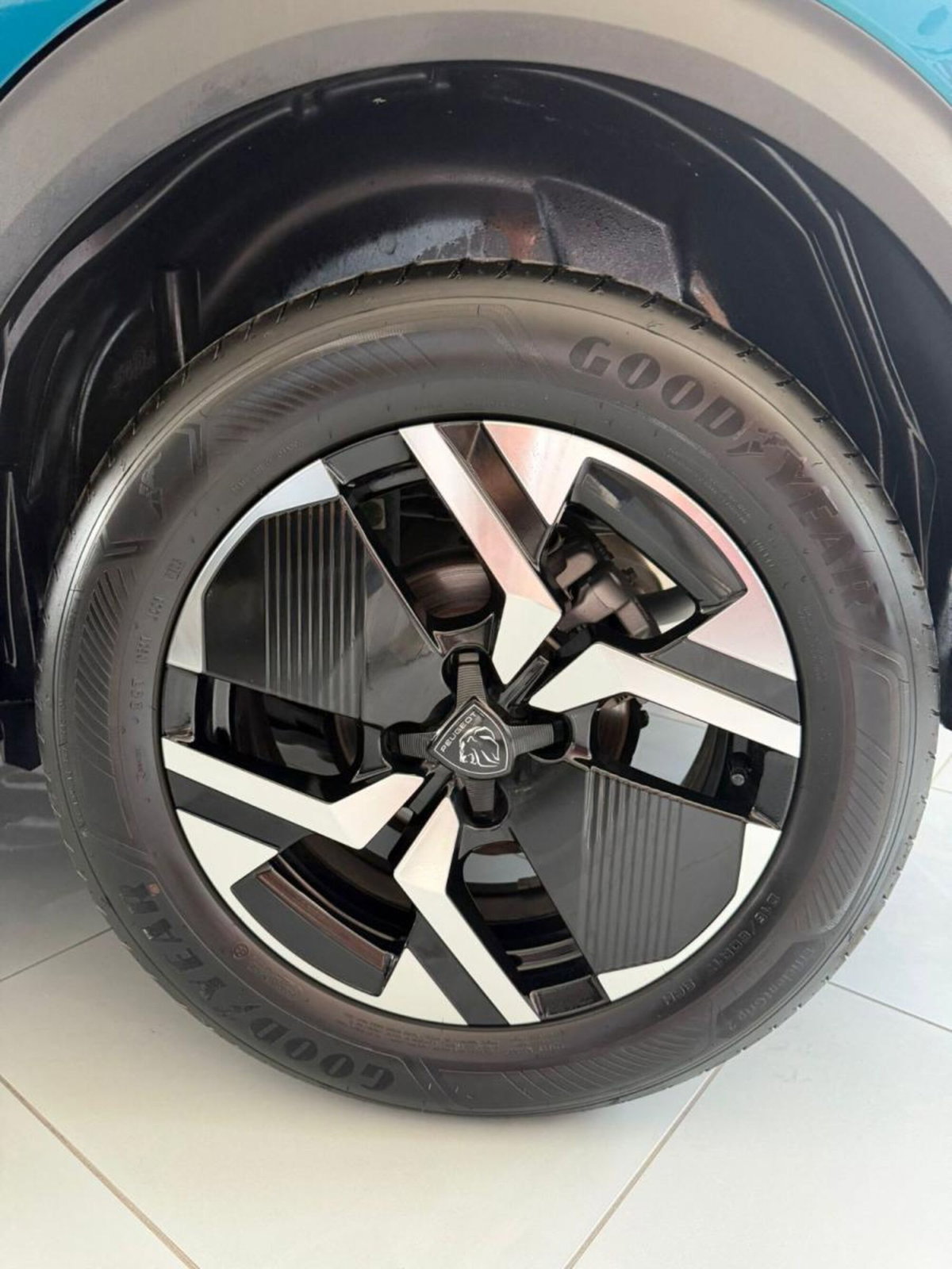 Peugeot 2008 PureTech 100 S&S Allure (14)