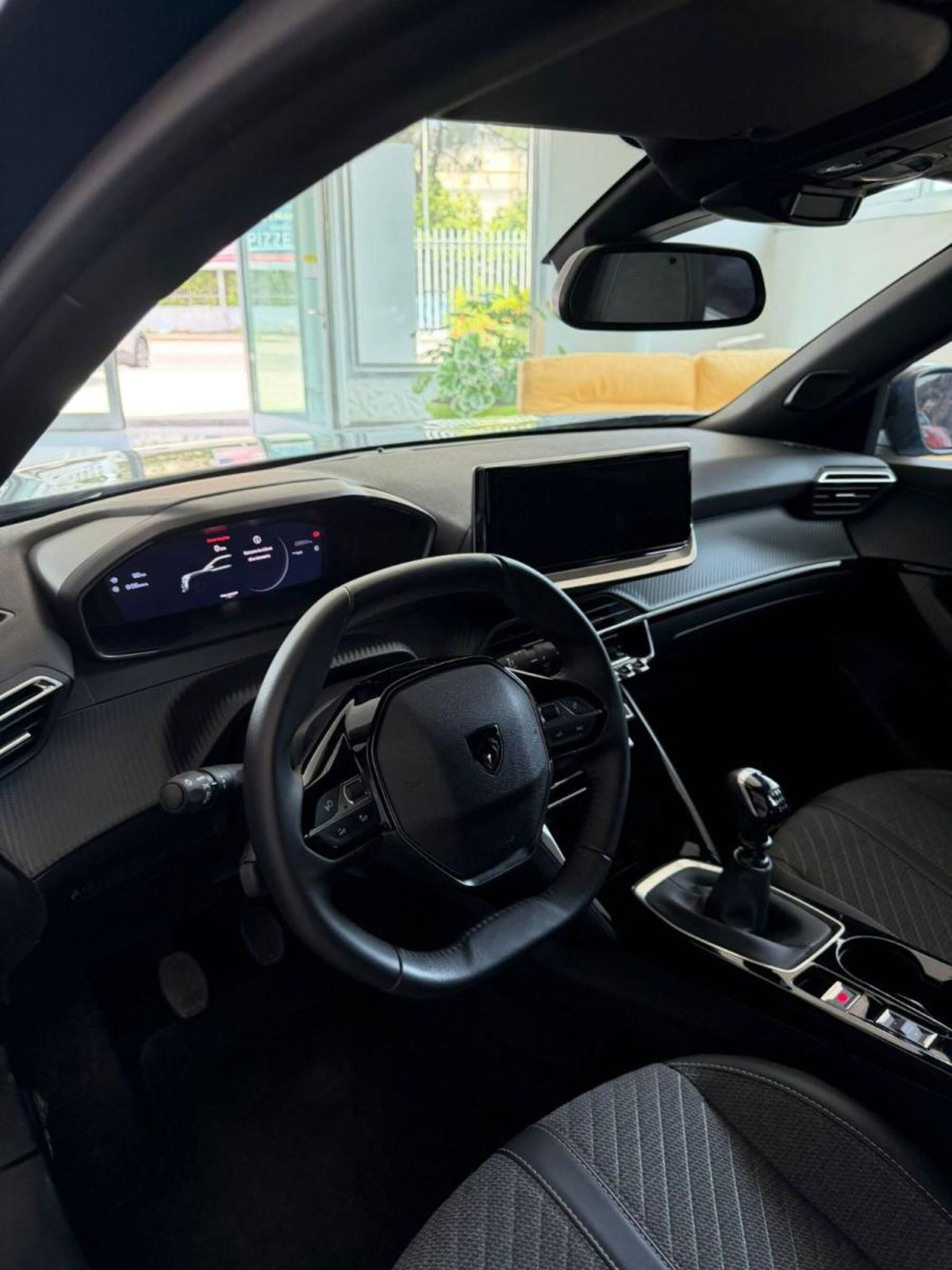 Peugeot 2008 PureTech 100 S&S Allure (8)