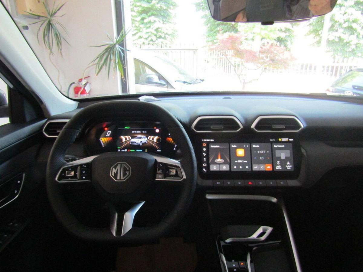 Mg ZS ZS 1.5 Luxury (7)