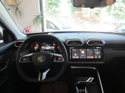 Mg ZS ZS 1.5 Luxury (7)