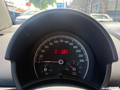 Volkswagen New Beetle Cabrio TDI 105CV (11)