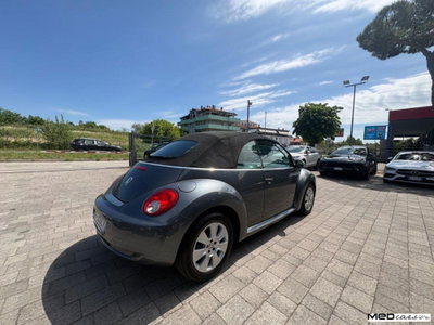 Volkswagen New Beetle Cabrio TDI 105CV (5)
