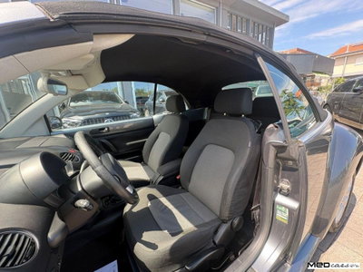 Volkswagen New Beetle Cabrio TDI 105CV (8)