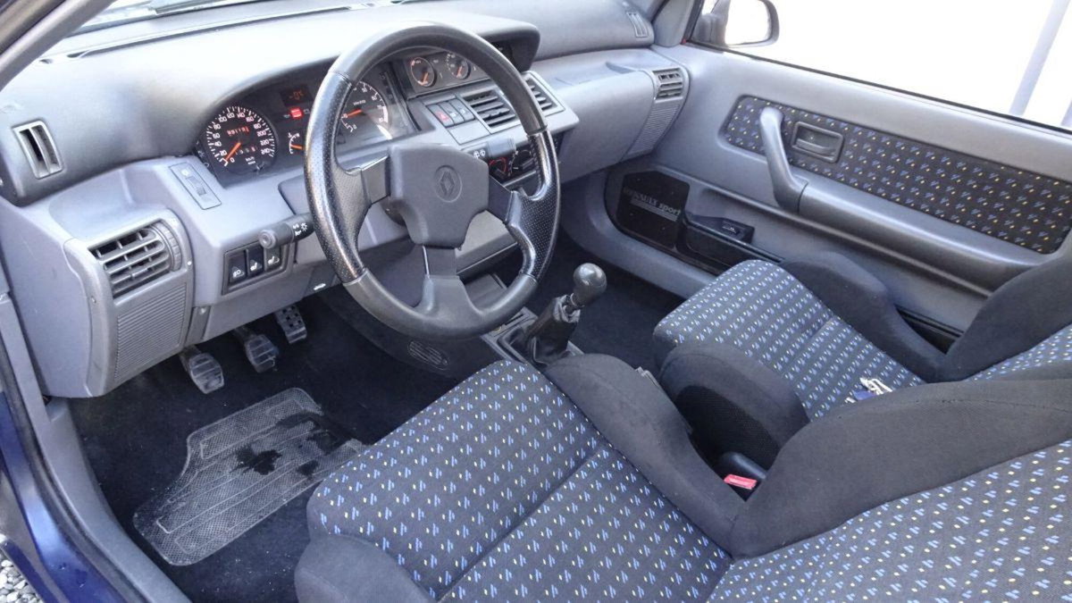 Renault Clio 16V (17)