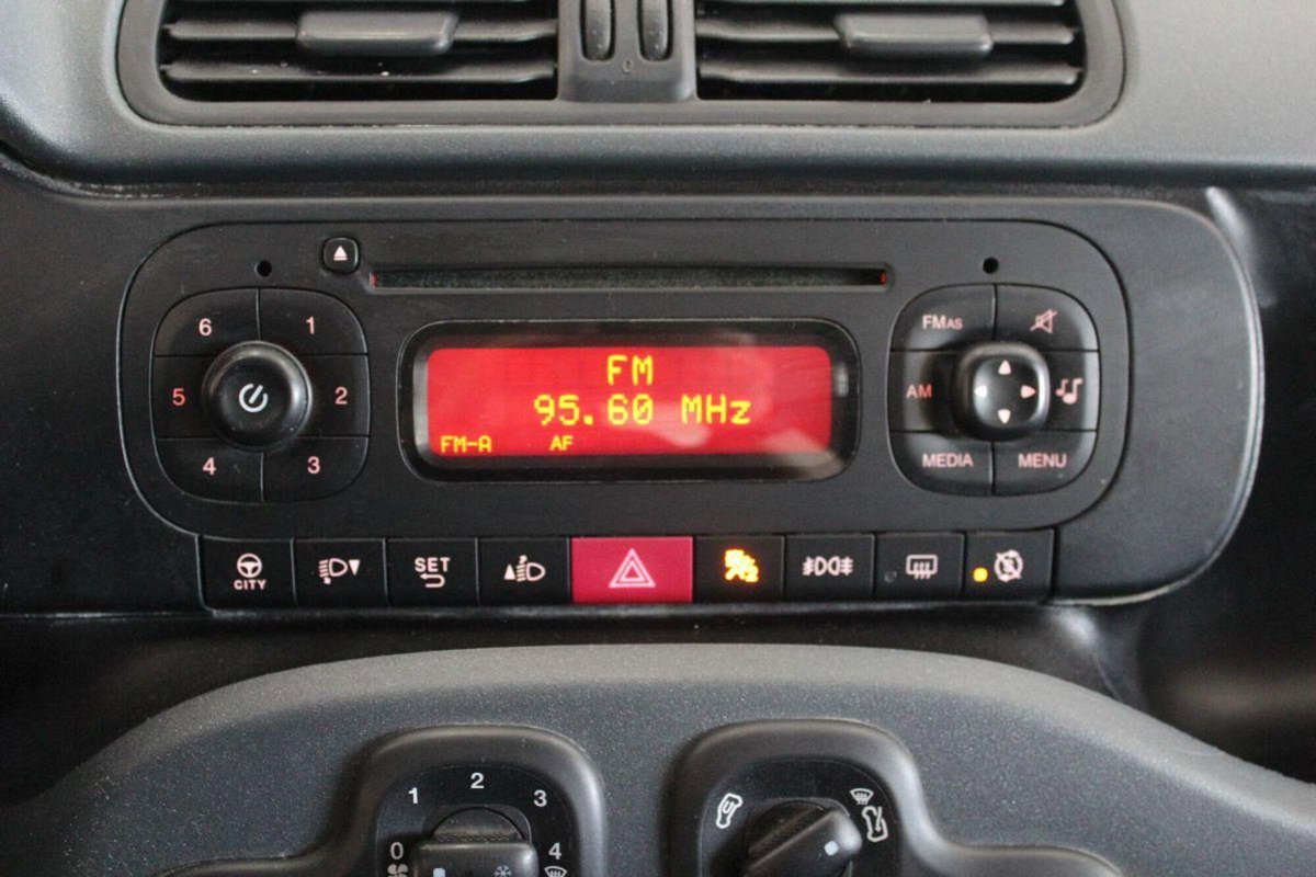 Fiat Panda 1.3 MJT 95 CV S&S Easy (13)