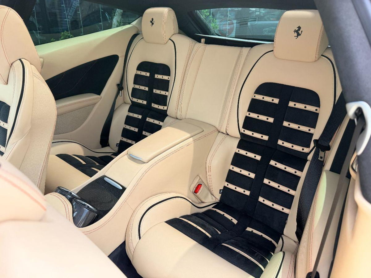 Ferrari FF Coupé FF DCT (10)