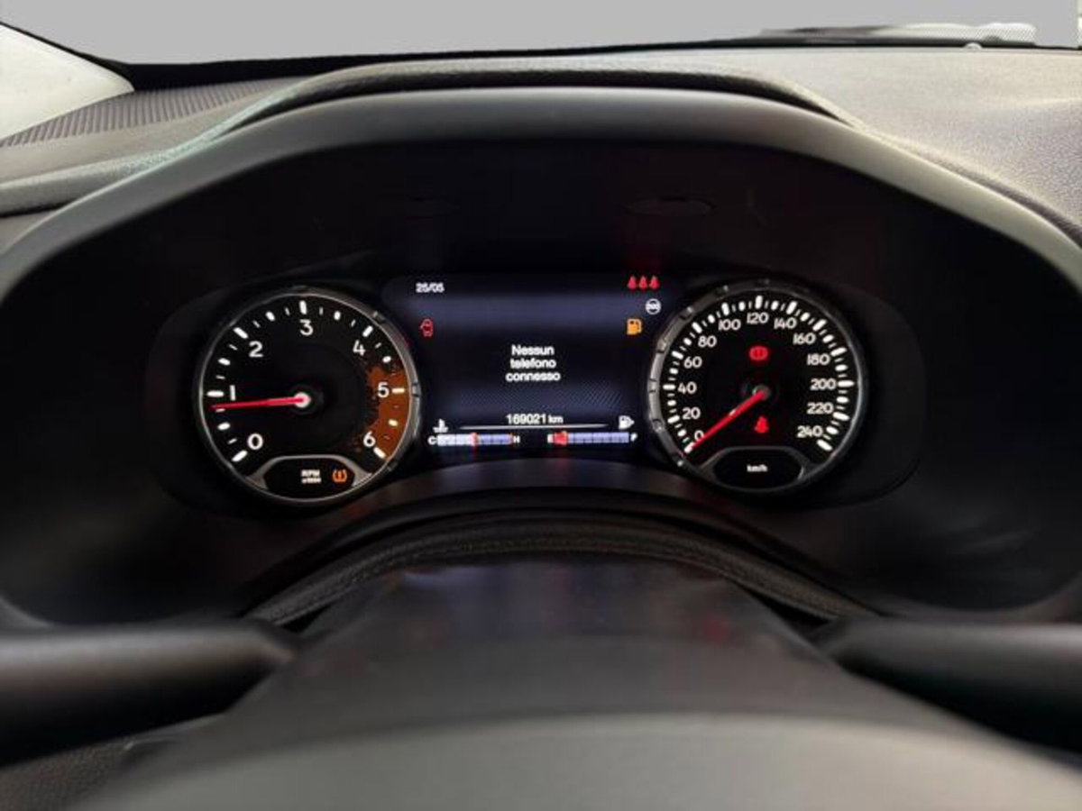 Jeep Renegade 2.0 Mjt 140CV 4WD Active Drive Limited (9)