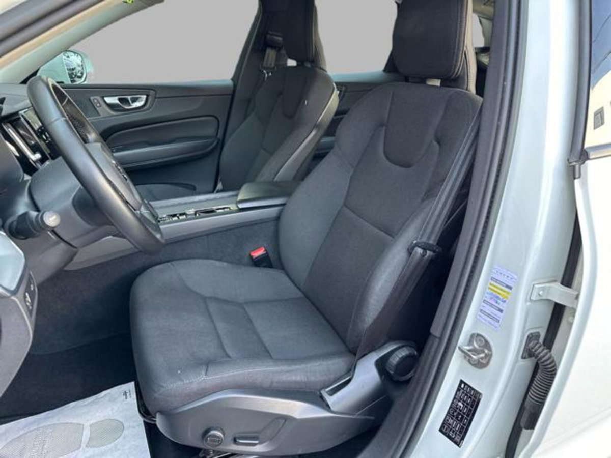 Volvo XC60 B4 automatico Core (12)