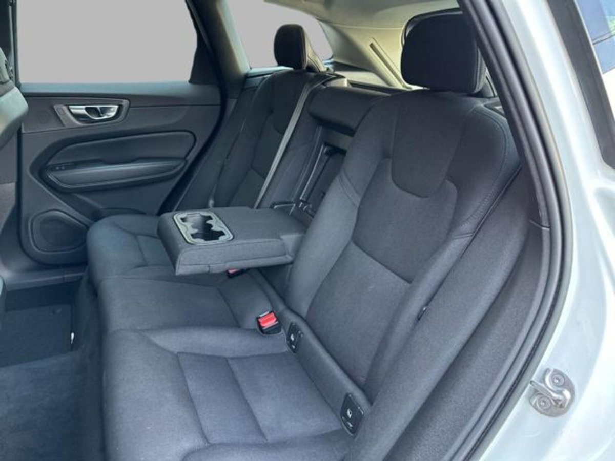 Volvo XC60 B4 automatico Core (13)