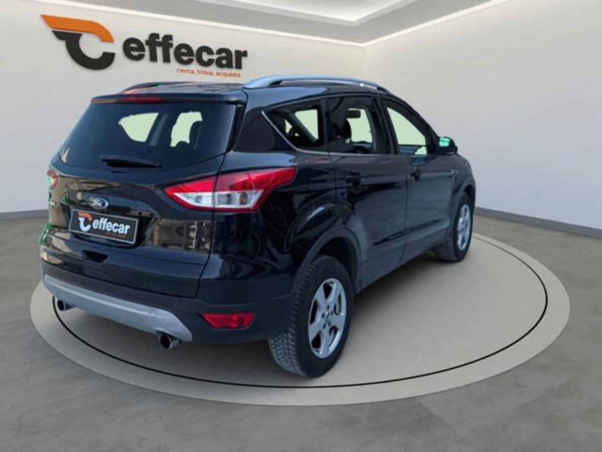 Ford Kuga 2.0 TDCI 140 CV 4WD Titanium (6)