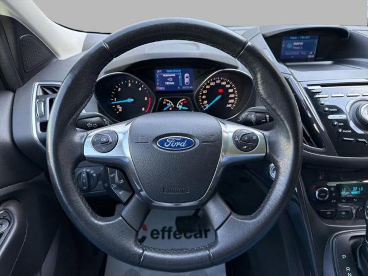 Ford Kuga 2.0 TDCI 140 CV 4WD Titanium (8)