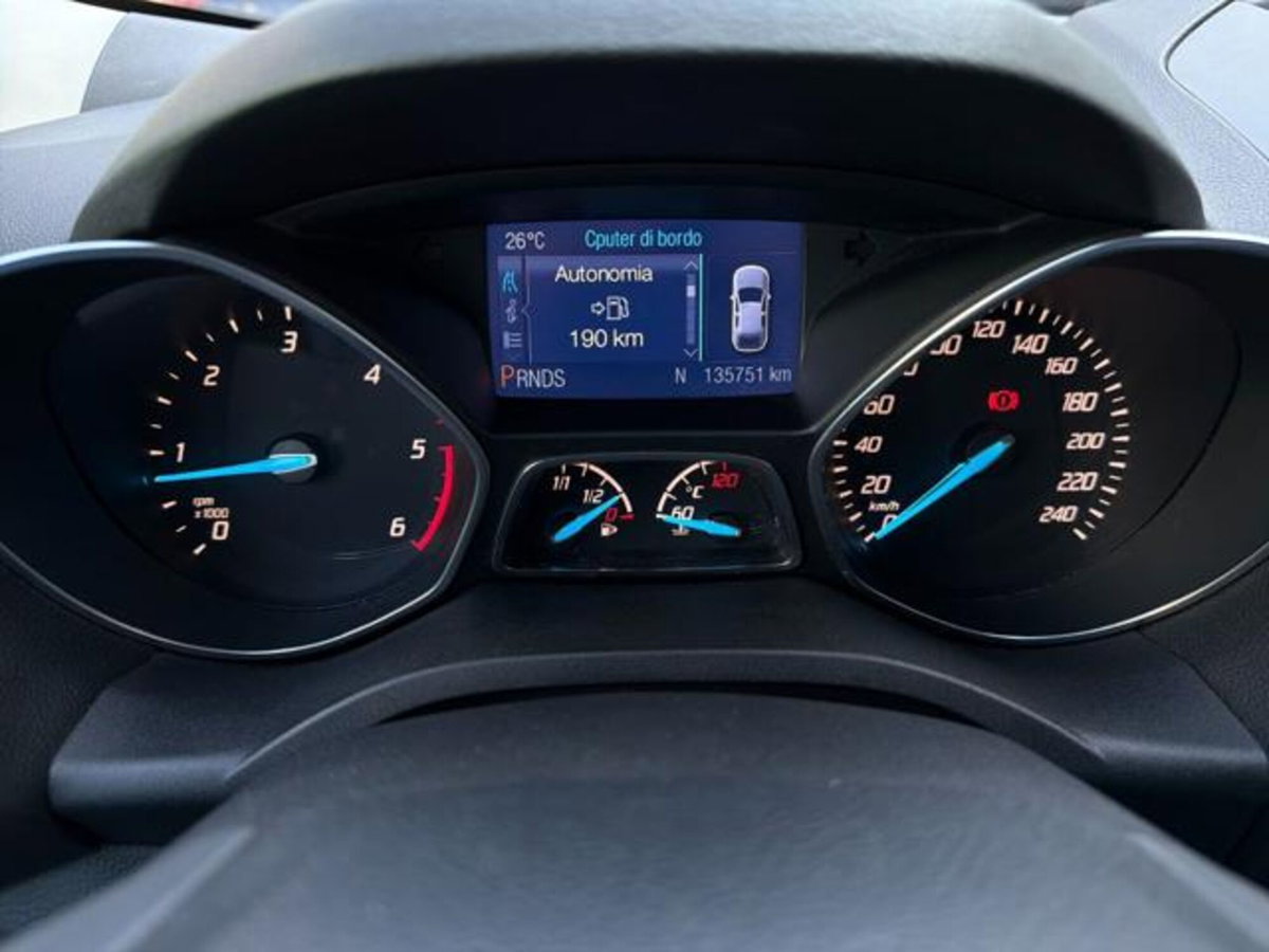 Ford Kuga 2.0 TDCI 140 CV 4WD Titanium (9)