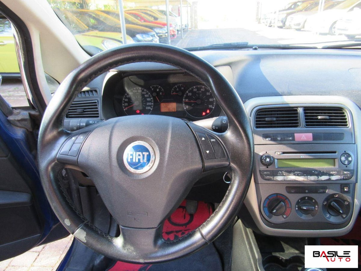 Fiat Grande Punto 1.3 MJT 75 CV 3 porte Active (9)