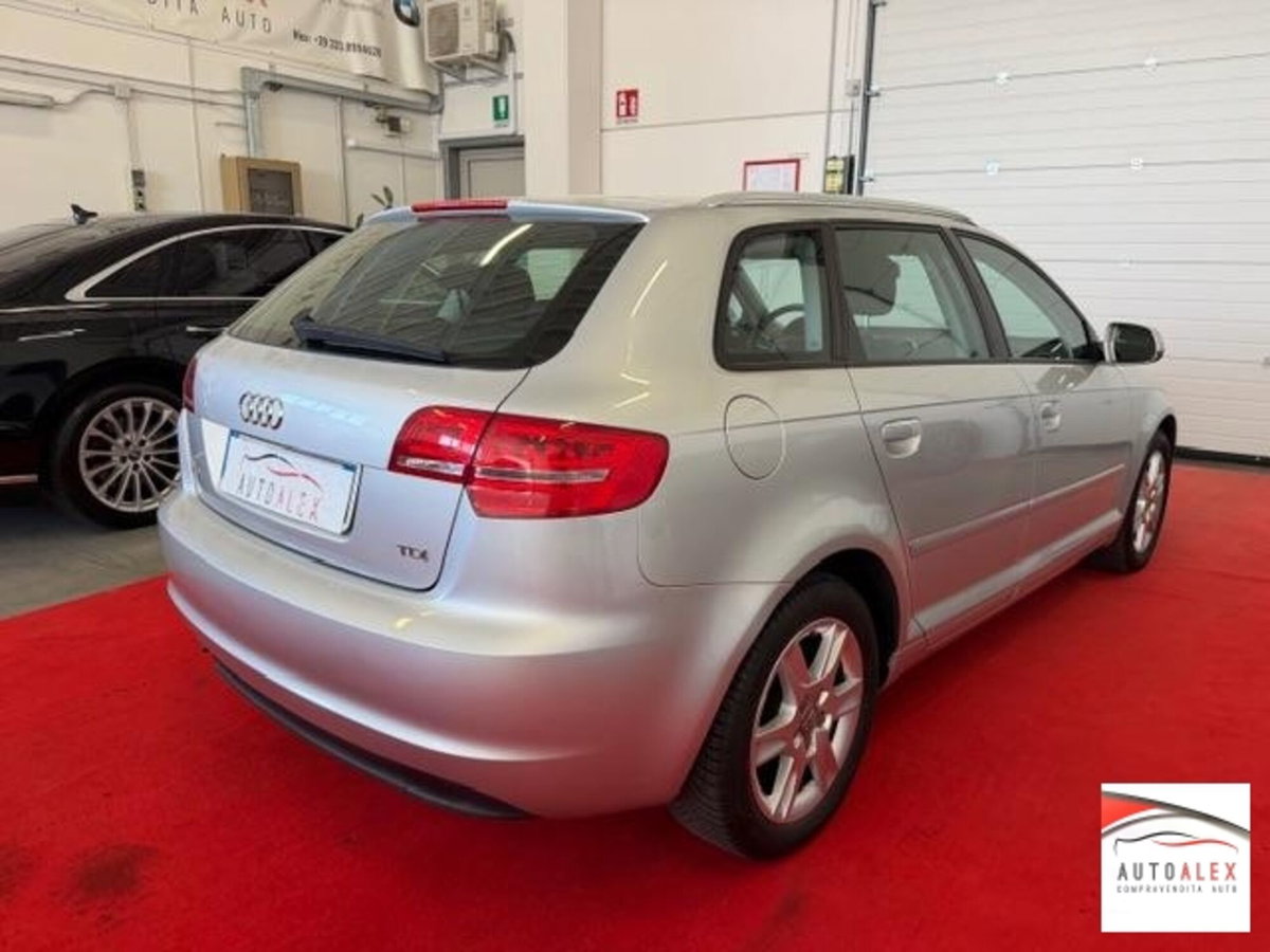 Audi A3 Sportback 1.6 TDI Attraction (4)
