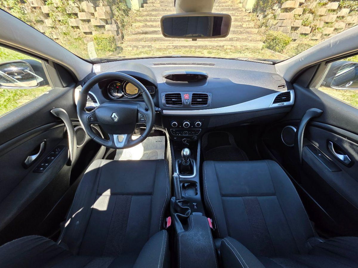 Renault Mégane SporTour 1.5 dCi 110CV SporTour Attractive (11)