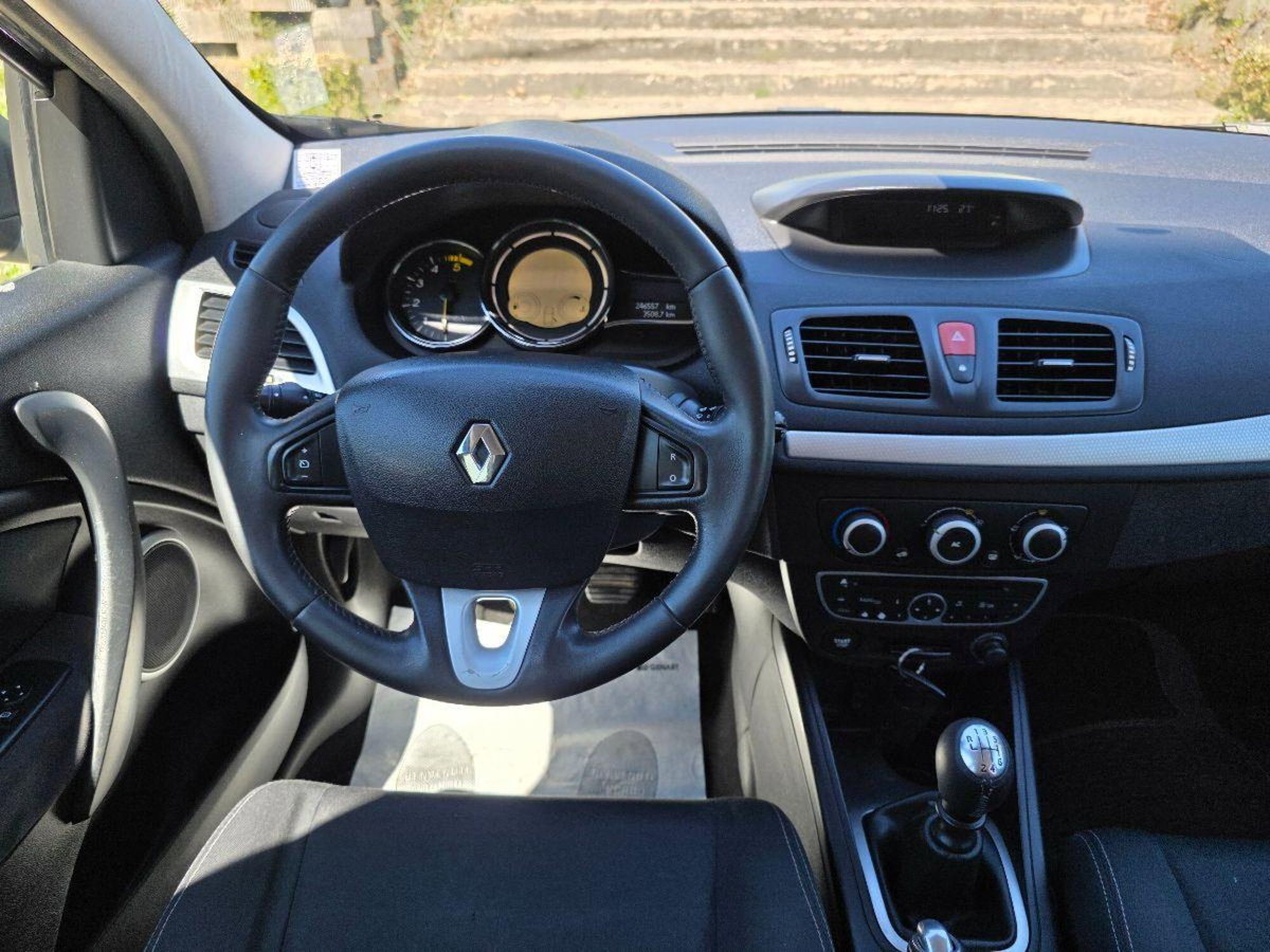 Renault Mégane SporTour 1.5 dCi 110CV SporTour Attractive (13)