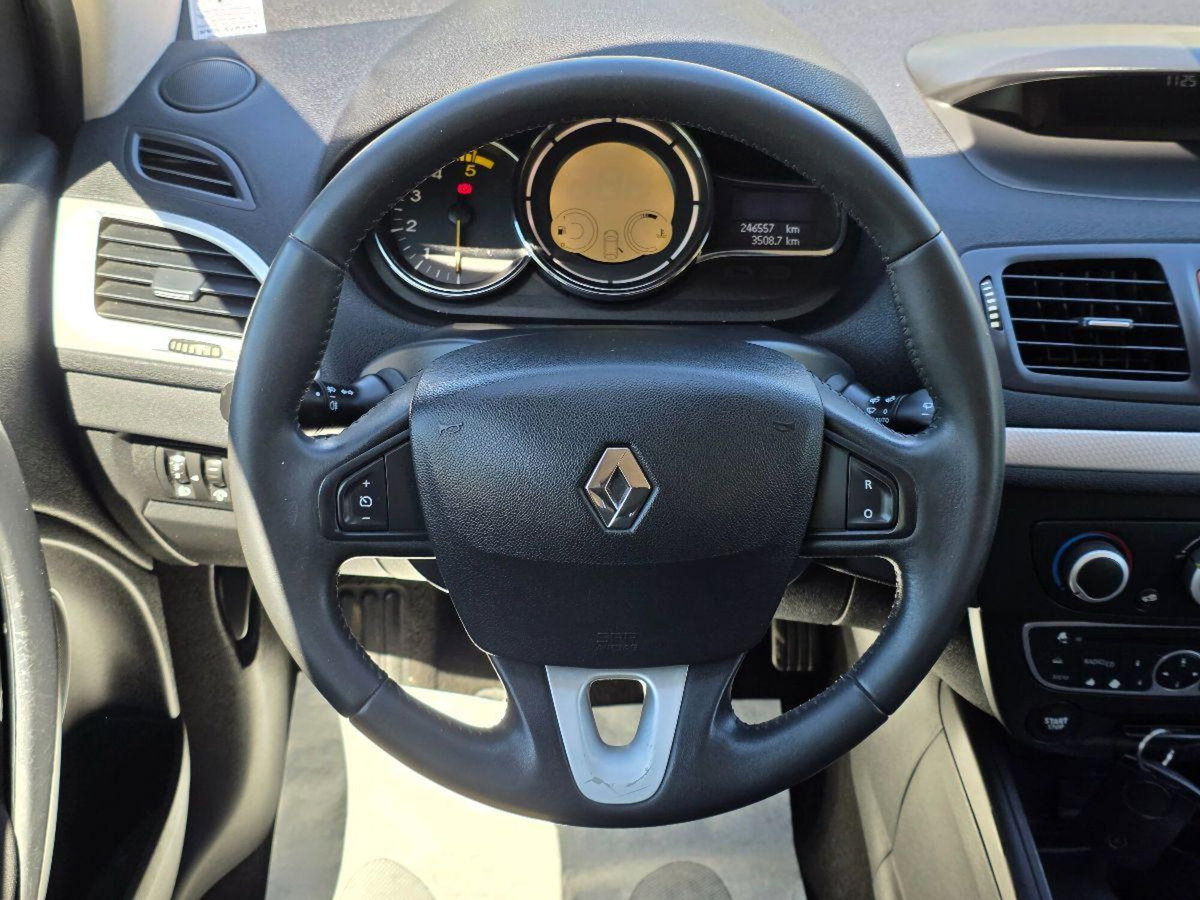 Renault Mégane SporTour 1.5 dCi 110CV SporTour Attractive (14)