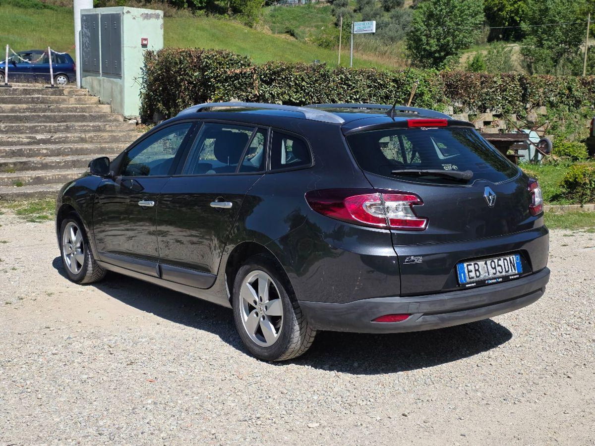 Renault Mégane SporTour 1.5 dCi 110CV SporTour Attractive (4)