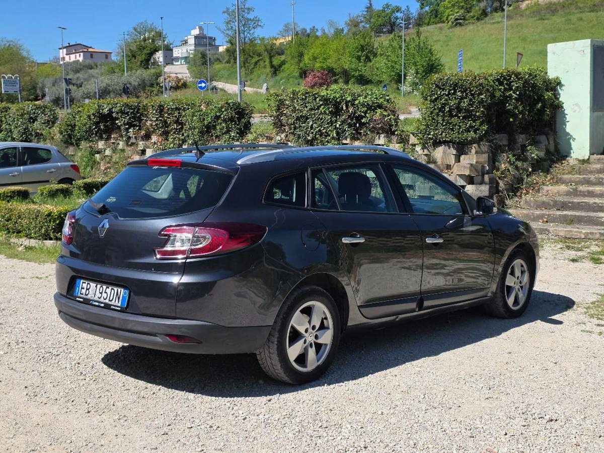 Renault Mégane SporTour 1.5 dCi 110CV SporTour Attractive (6)