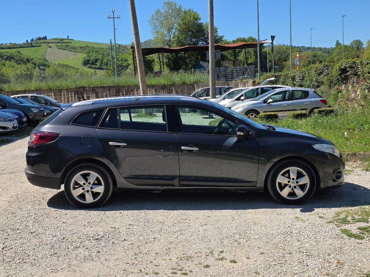 Renault Mégane SporTour 1.5 dCi 110CV SporTour Attractive (7)
