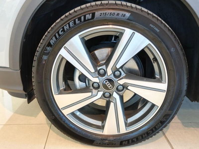 Audi Q2 Q2 30 TDI S tronic Identity Black (10)