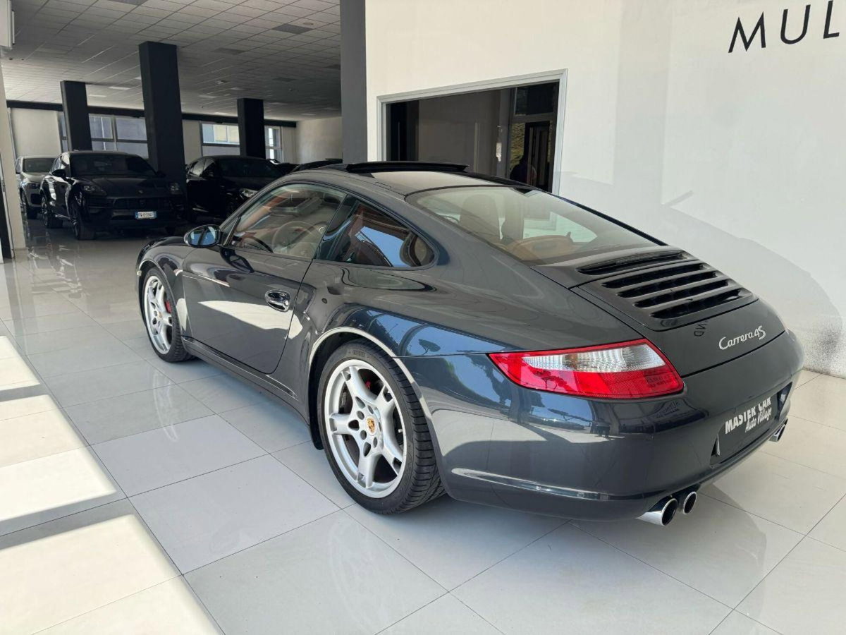 Porsche 911 Coupé Carrera 4S (2)