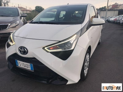Toyota Aygo 1.0 VVT-i 72 CV 5 porte x-cool MMT usata