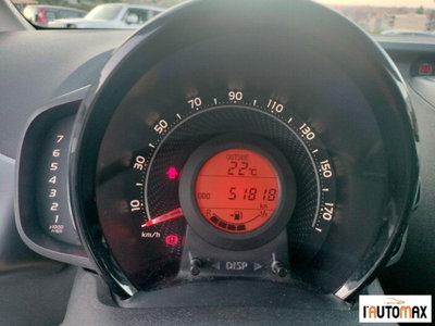 Toyota Aygo Connect 1.0 VVT-i 72 CV 5 porte x-cool (8)