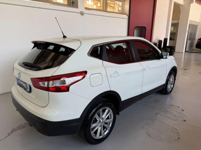 Nissan Qashqai 1.2 DIG-T Tekna (13)
