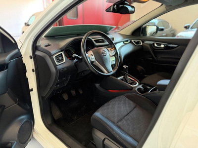 Nissan Qashqai 1.2 DIG-T Tekna (4)