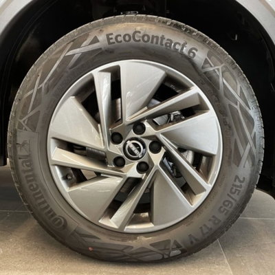 Nissan Qashqai 1.3 mhev Acenta 2wd 140cv (17)