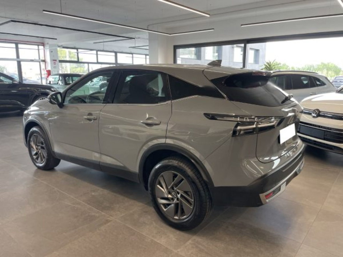 Nissan Qashqai 1.3 mhev Acenta 2wd 140cv (3)