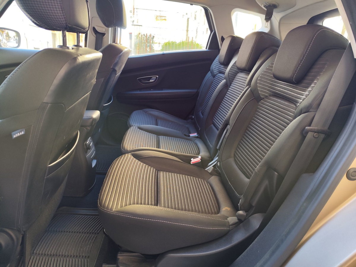 Renault Scenic E-Tech Electric 1.5 dCi 110CV EDC Energy (16)