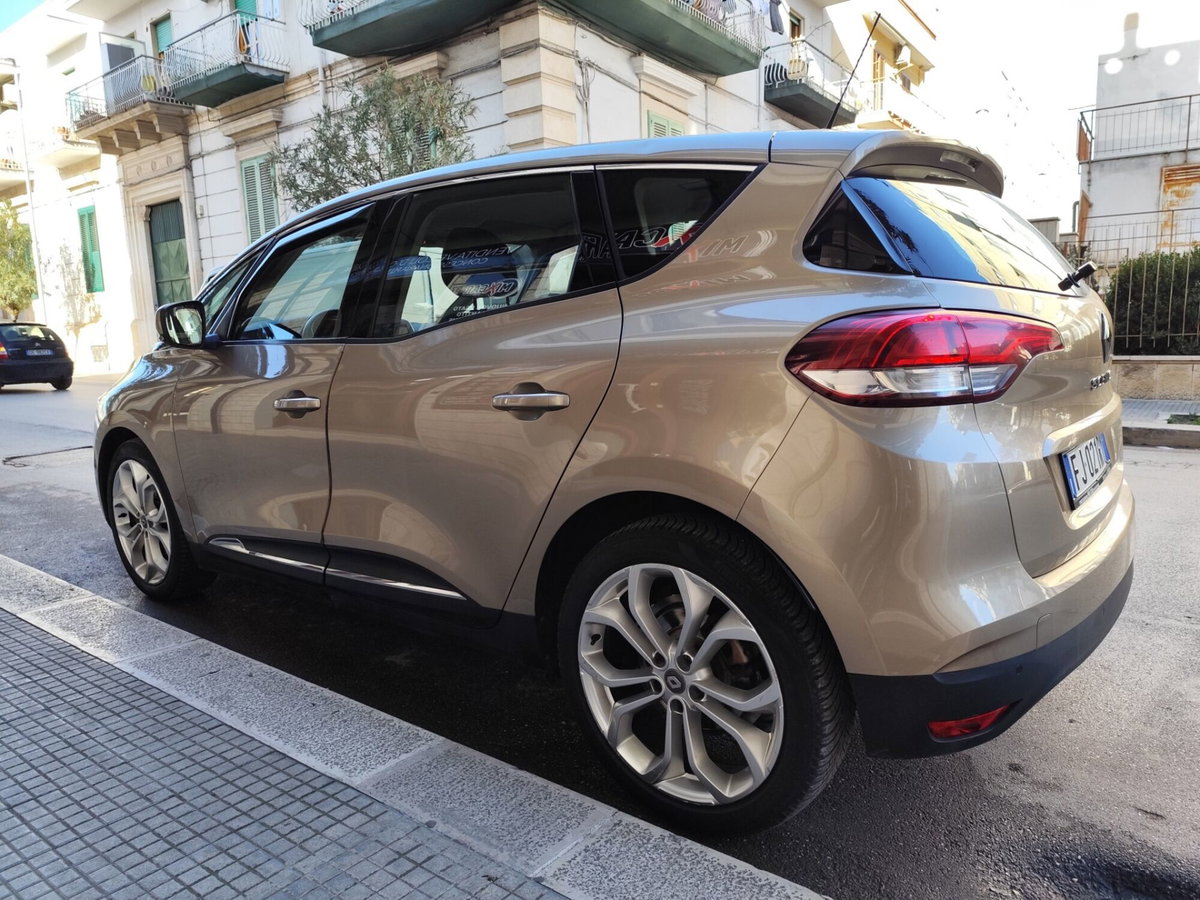 Renault Scenic E-Tech Electric 1.5 dCi 110CV EDC Energy (5)