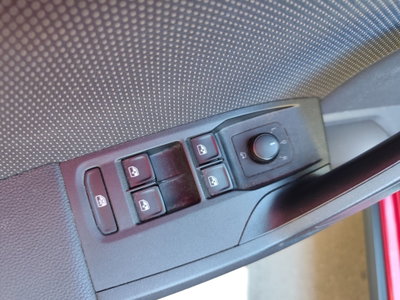 SEAT Arona 1.6 TDI 95 CV DSG XCELLENCE (13)