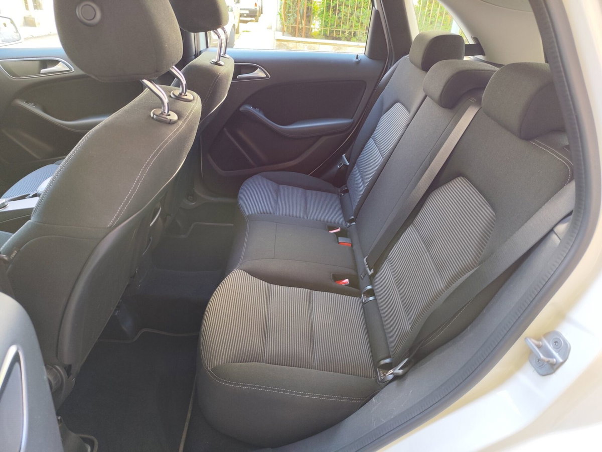 Mercedes-Benz Classe B 180 d Executive (14)