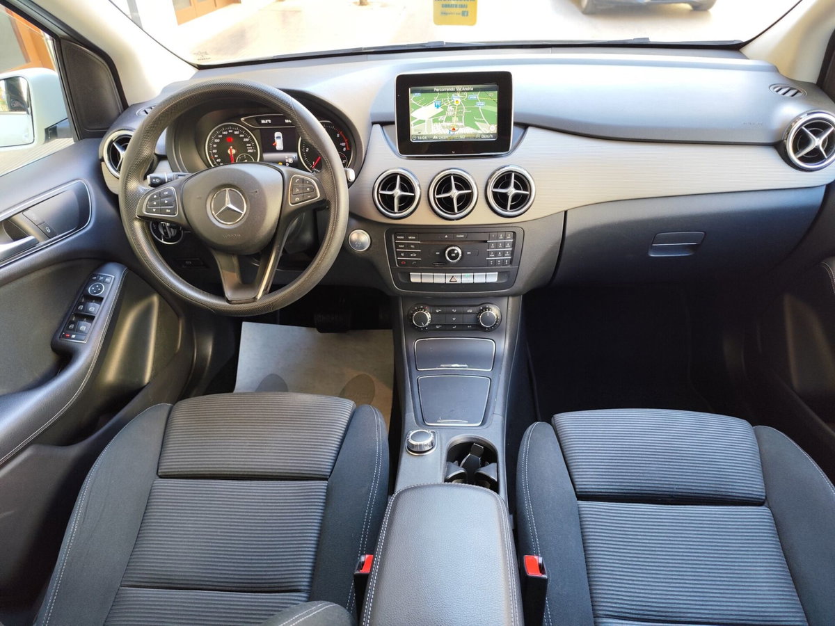 Mercedes-Benz Classe B 180 d Executive (15)